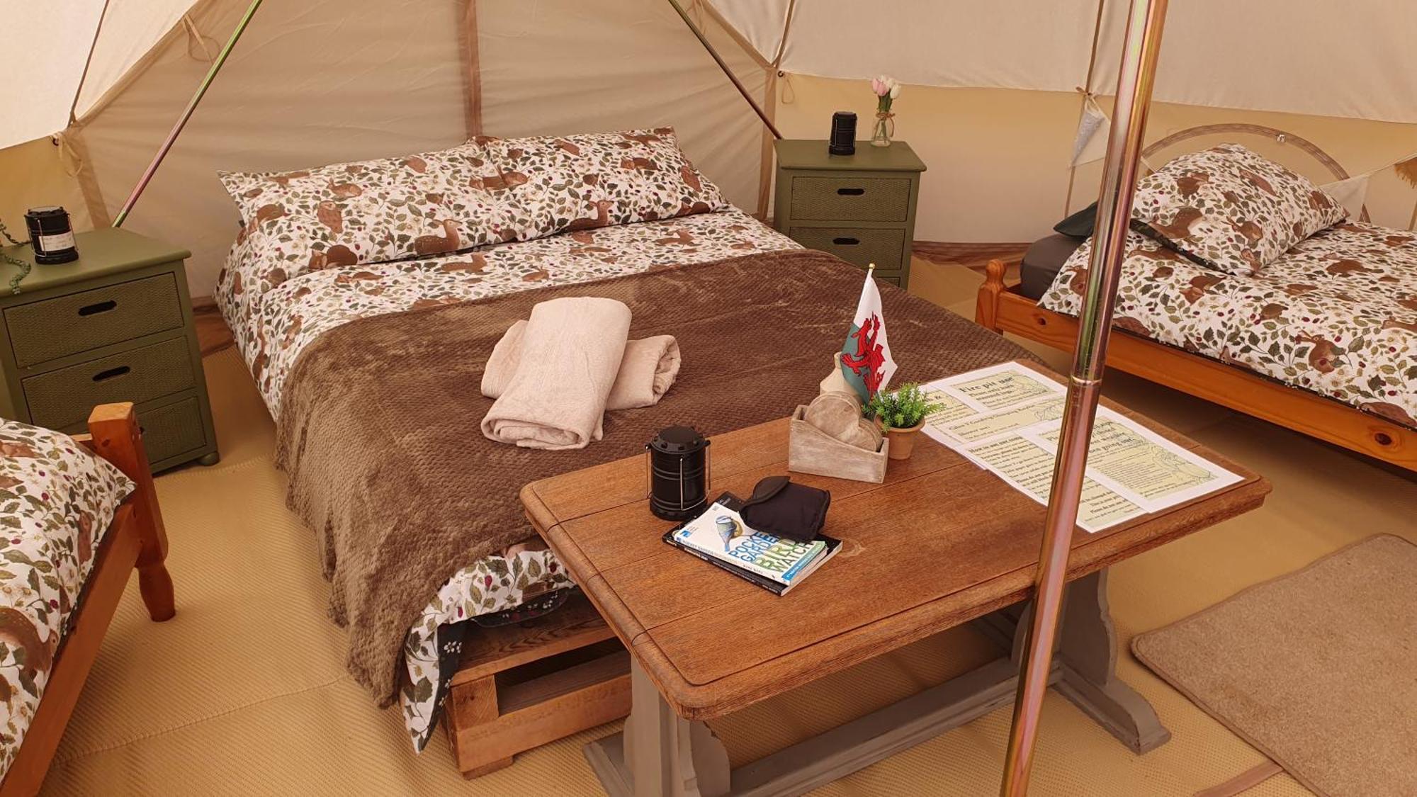 Calon Y Goedwig Glamping Hotel Llandovery Buitenkant foto